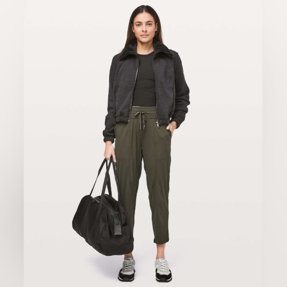 Lululemon Dark Olive Dance Studio Crop Pants 6 25"